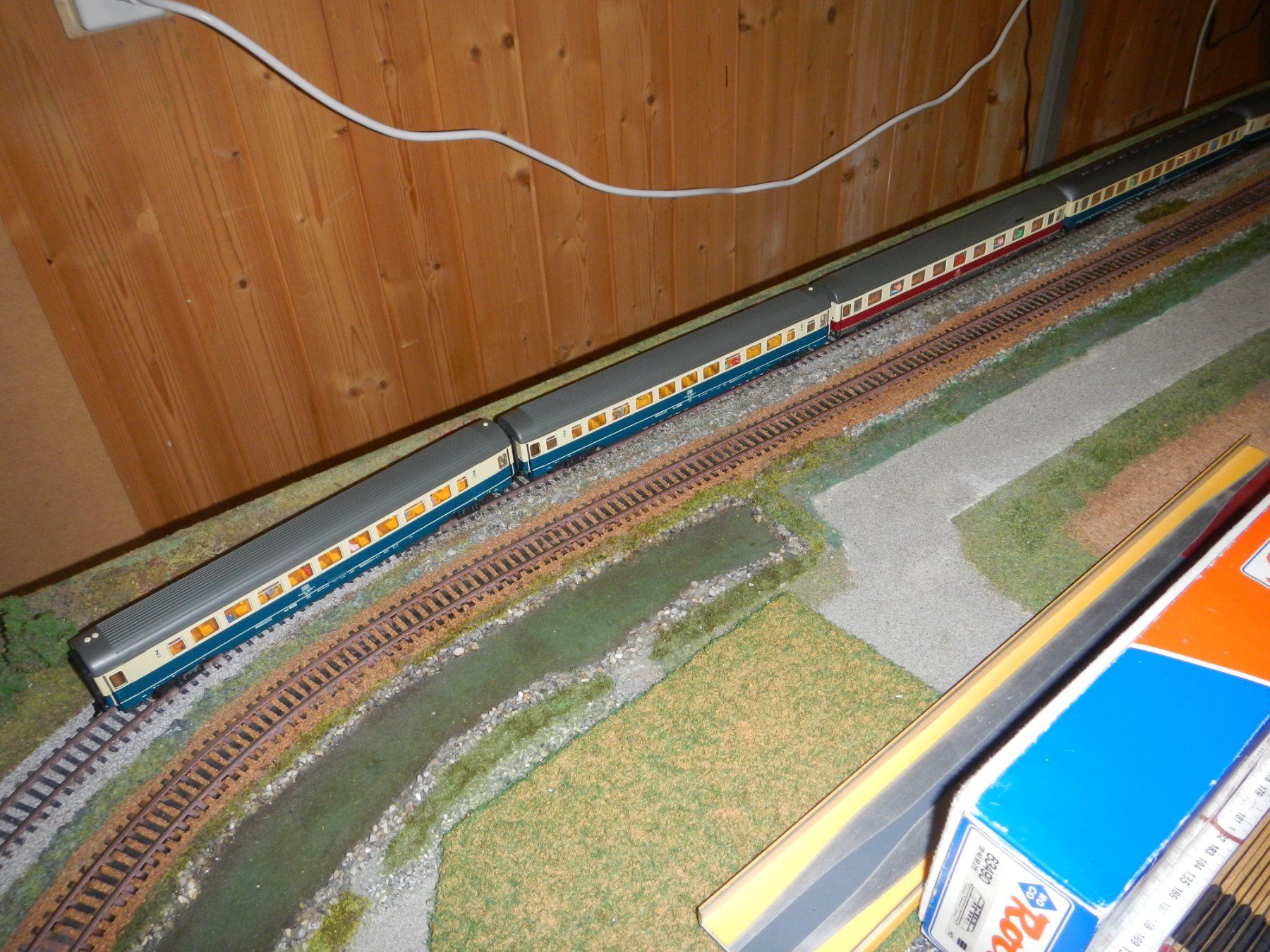Roco Modellini di ferrovie: ganzer DB - Zug. Roco Wagen – Usato da Ramsen venduto da gusti485