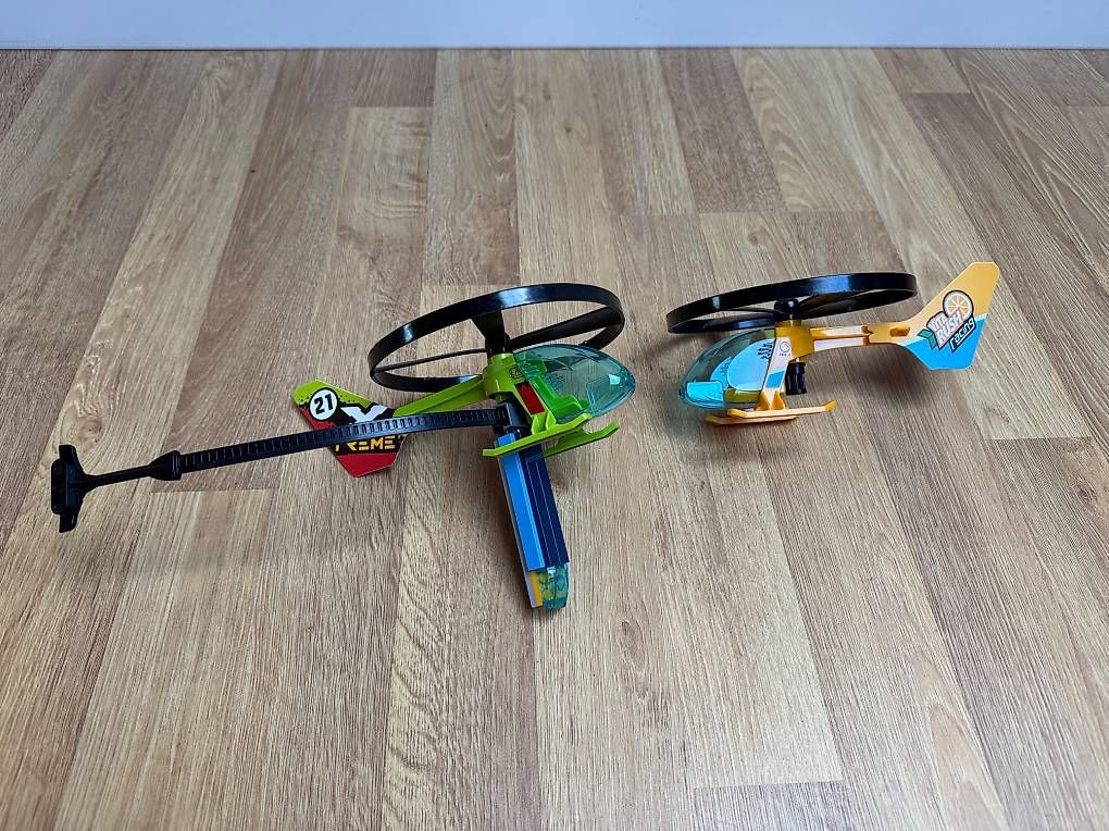Giocattoli: 2 Helikopter Spielzeug – Usato da Rombach venduto da mares484 3