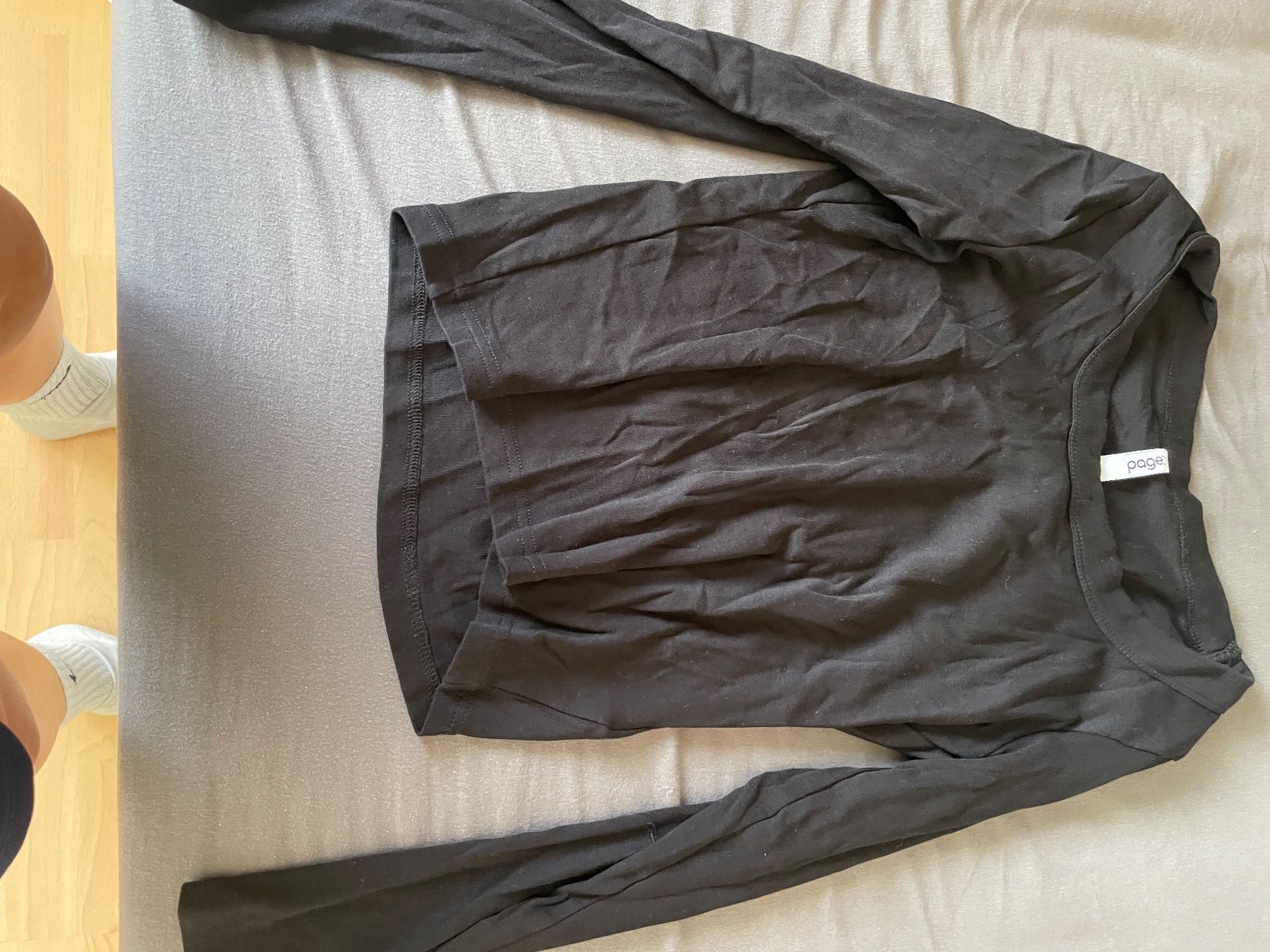 Pullover & Sweatshirts: Langarmshirt schwarz – Gebraucht aus Niederhelfenschwil von ani_9c5z