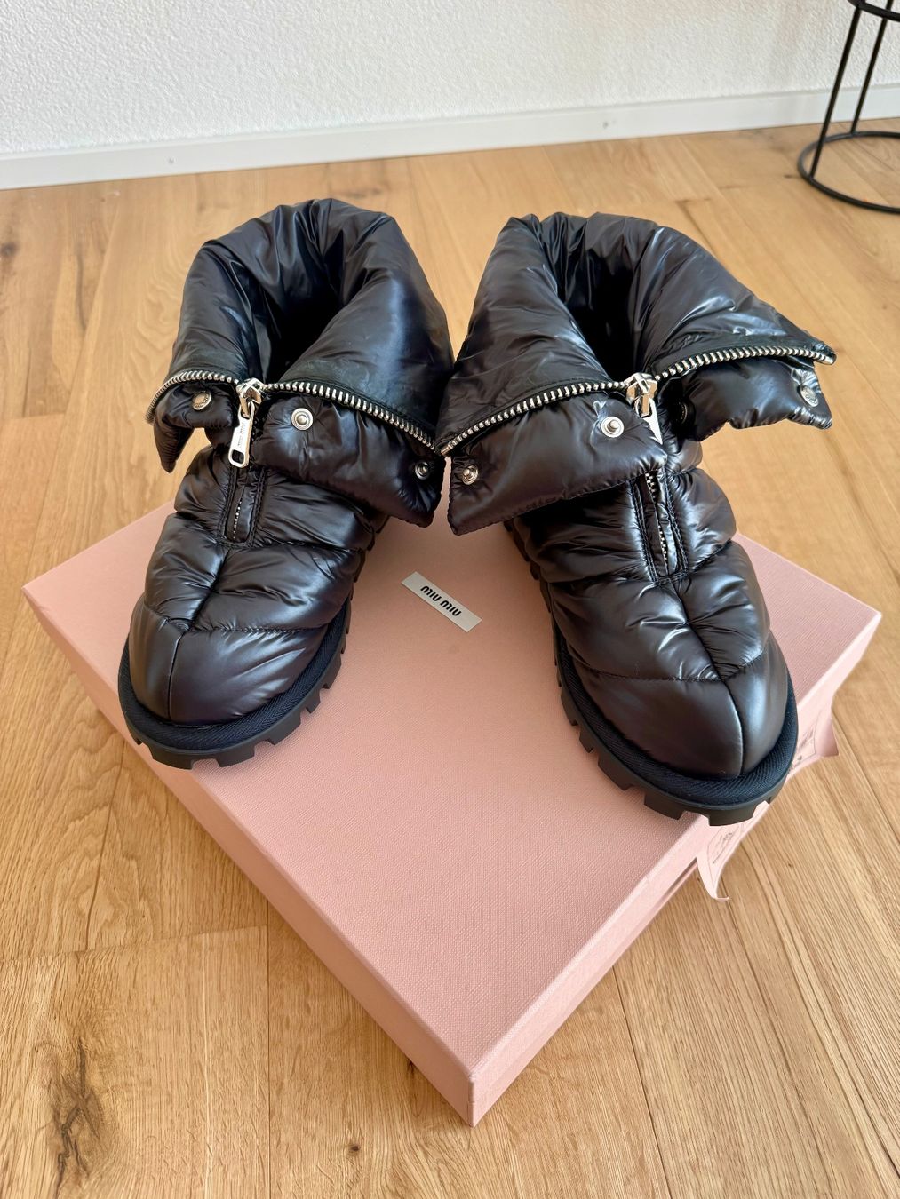 Miu Miu Damenschuhe: Miu Miu Boots NEU – Neu und originalverpackt aus Frümsen von sil_67sn