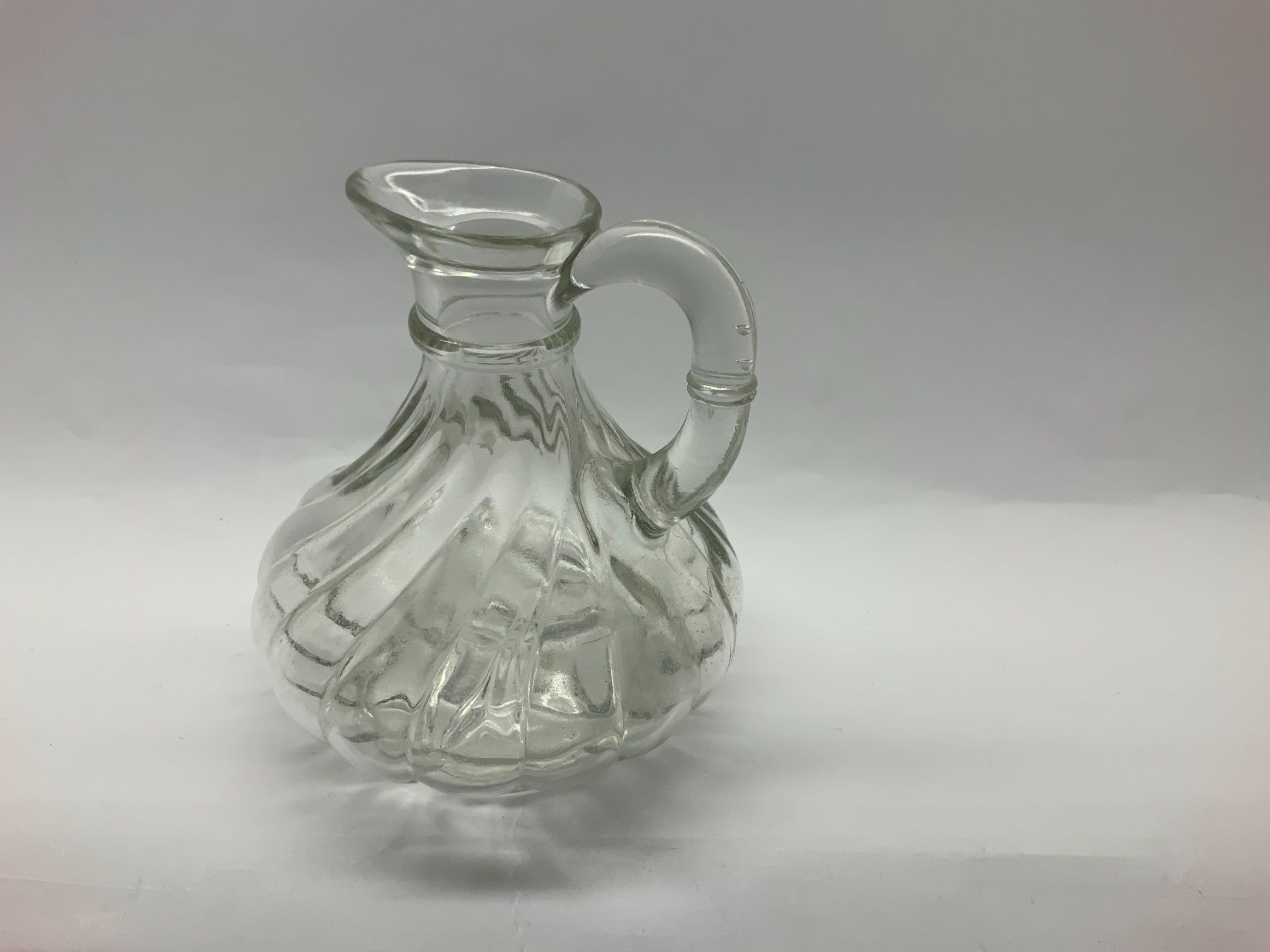 Gläser: 6 dekorative Glas-Kännchen und Mini-Karaffen – Gebraucht aus Rickenbach LU von Spalierelger 3