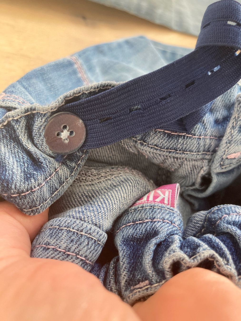 Hosen: Mädchen Jeans Gr. 122 mit optischen Gebrauchsspuren – Gebraucht aus Eggenwil von Lissi82 5