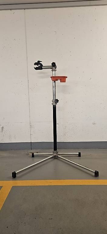 Cavalletti per biciclette: Support vélo béquille atelier – Usato da Charmey (Gruyère) venduto da Freexm 2