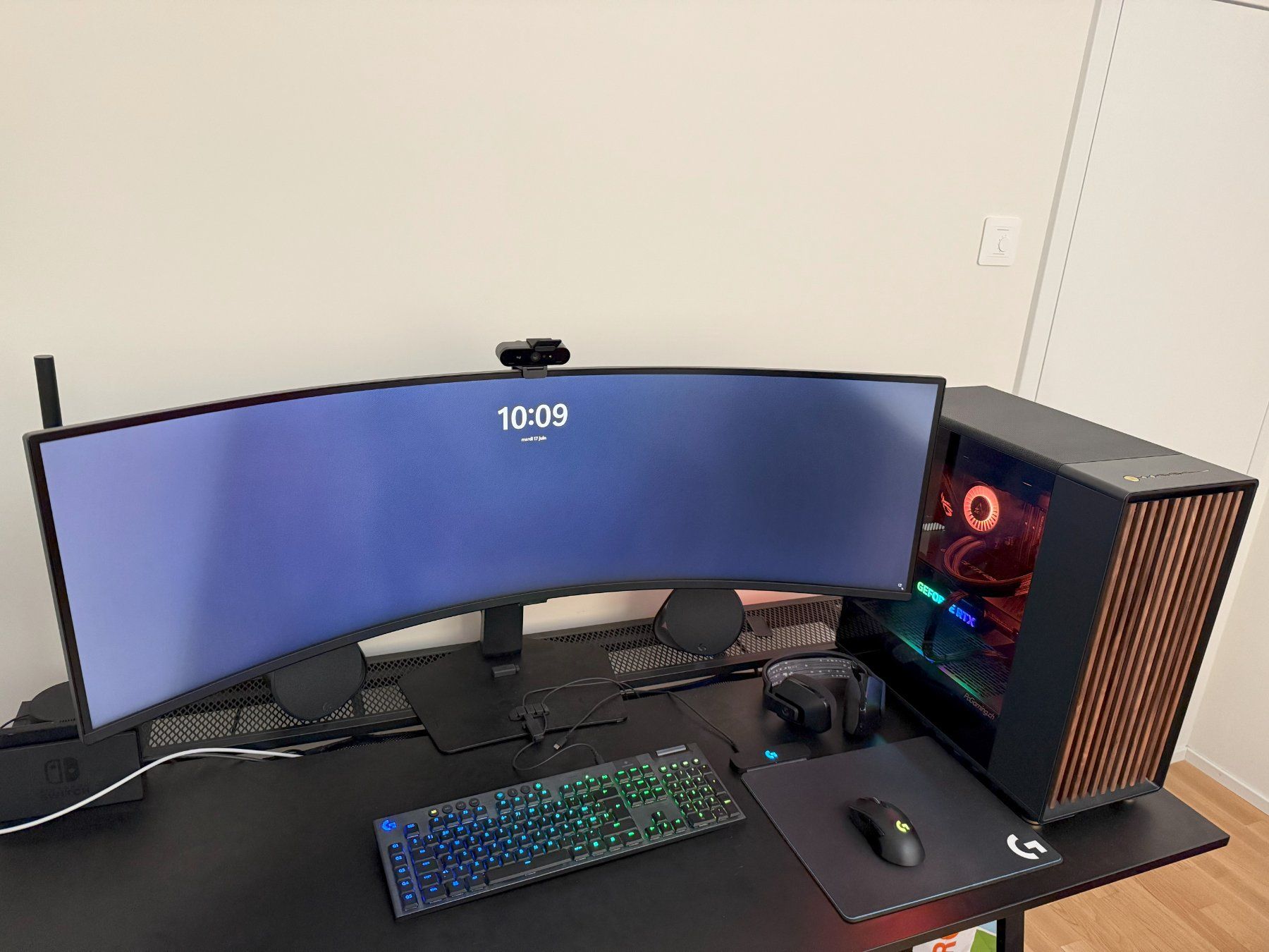 PCs: PC Gamer / Ordinateur Jeux / RTX 4090 / Setup PC complet – Gebraucht aus Grand-Lancy von  1