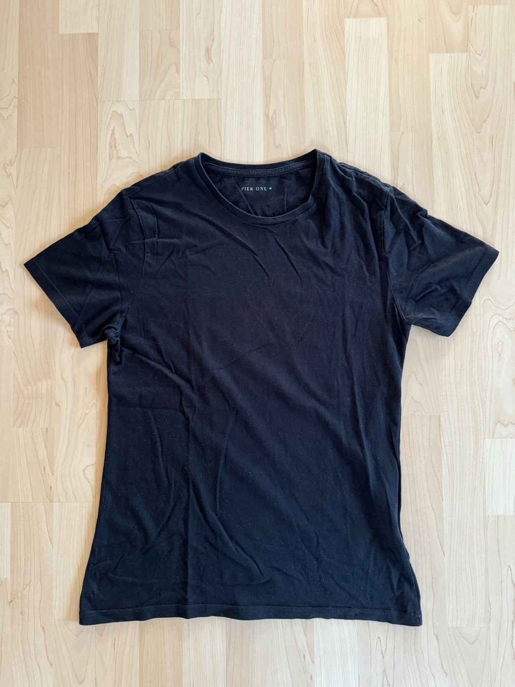 T-Shirts: PIER ONE T-Shirt (M) – Gebraucht aus Altdorf UR von enr_pqr6