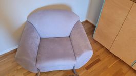Bequemer Relax-Sessel mit passendem Hocker
