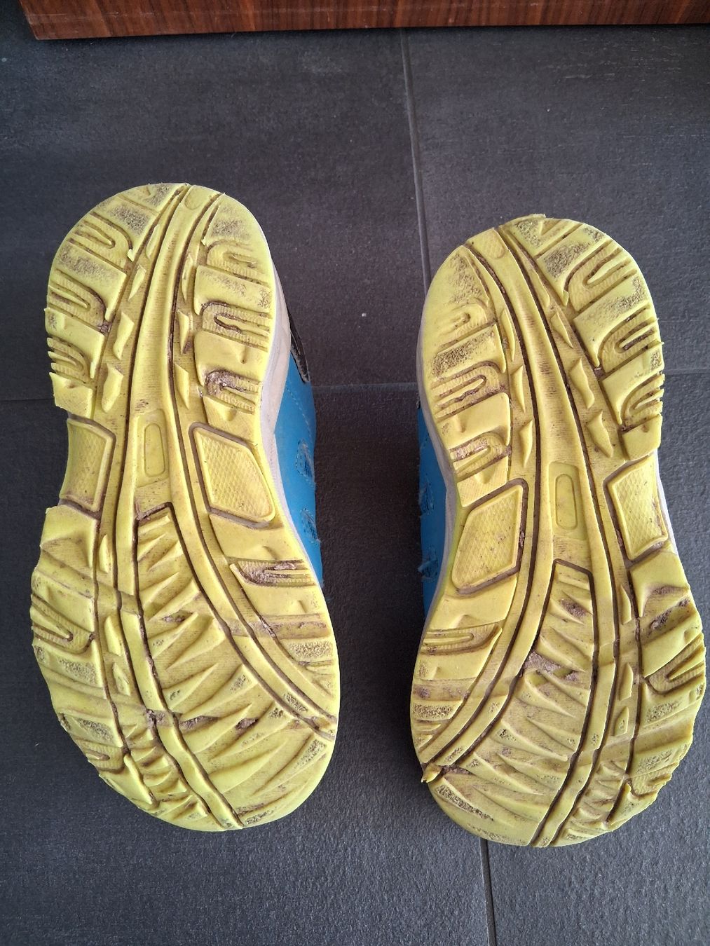 Scarpe per ragazzi: Trekkingschuhe Gr. 27 – Usato da Merzligen venduto da 88910827 1
