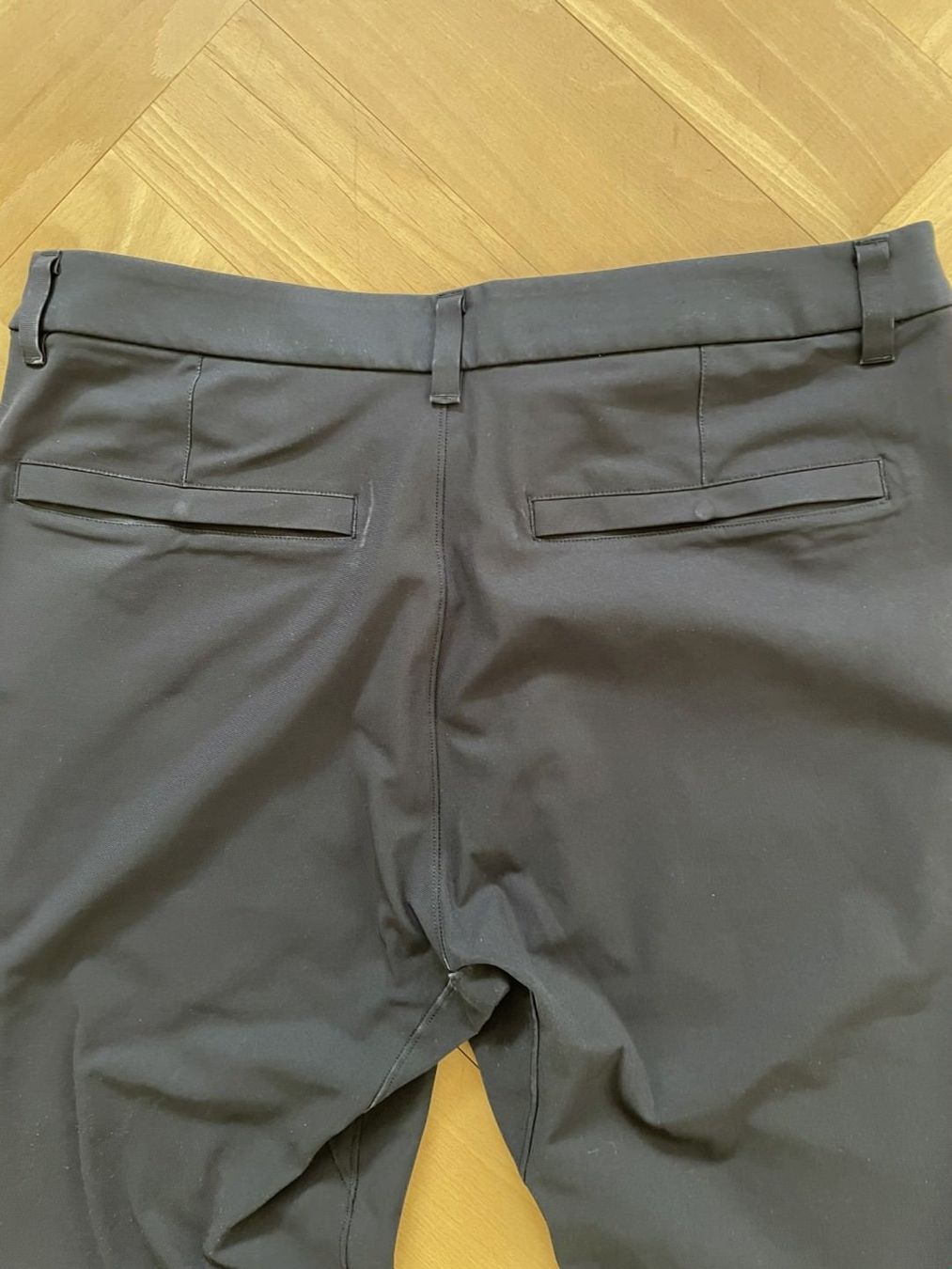 Lululemon Hosen: Golfhose Lululemon – Gebraucht aus Zürich von pba_original 3