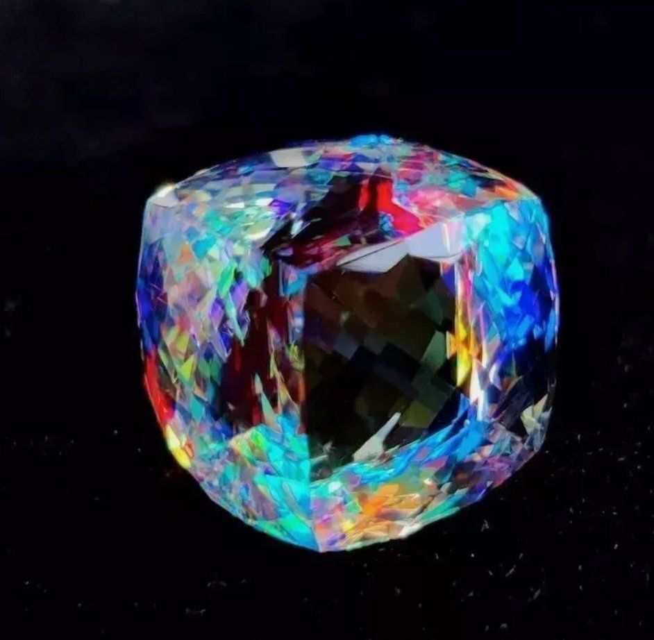 Pietre preziose: 51,7ct Cube Rainbow Color Mystic – Nuovo e nell'imballaggio originale da Genève venduto da AWWA