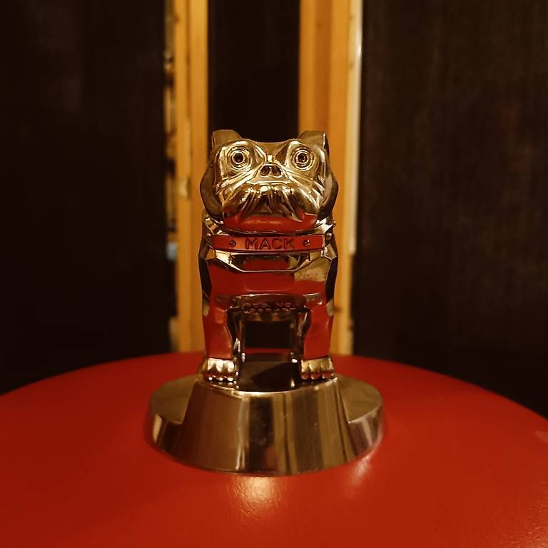 Alle Autoersatzteile: Emblème de capot Mack truck – Gebraucht aus La Roche FR von zan_29yx 1
