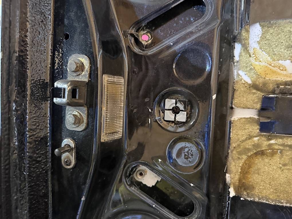 BMW Toutes les pièces auto: Bmw e21 Heckdeckel – D'occasion à Schwyz par Giovanni95 3