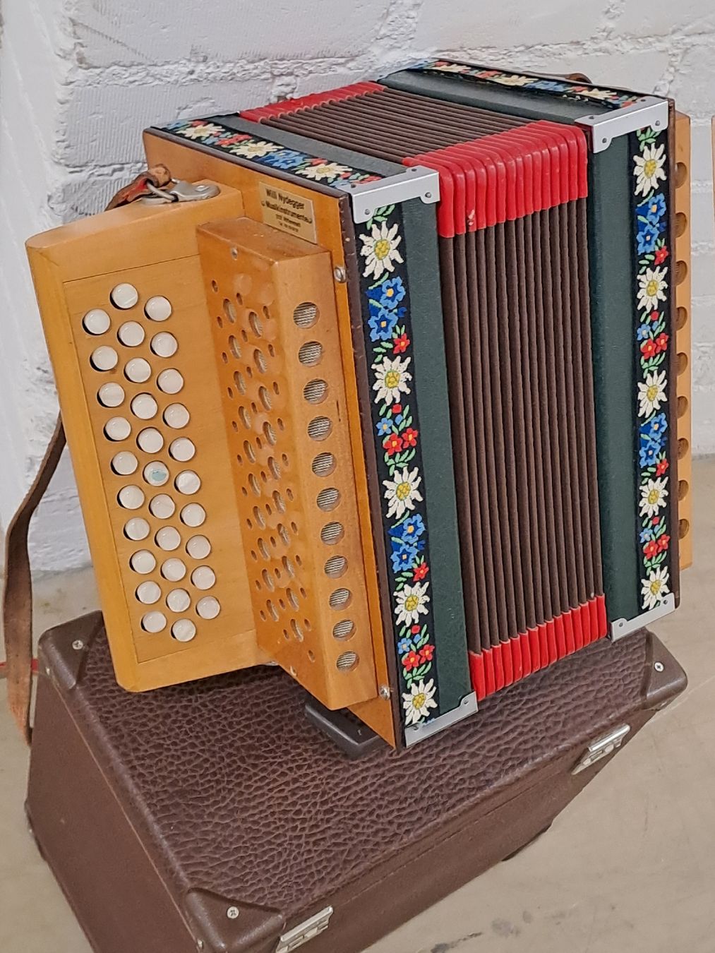 Strumenti musicali: schwyzerorgeli ton B  – Usato da Villeneuve venduto da BibiVintage 8