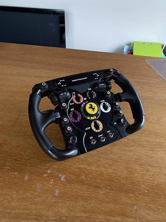 Console: Thrustmaster Ferrari F1 Wheel Add-on – Usato da Hergiswil LU venduto da yannick.w123