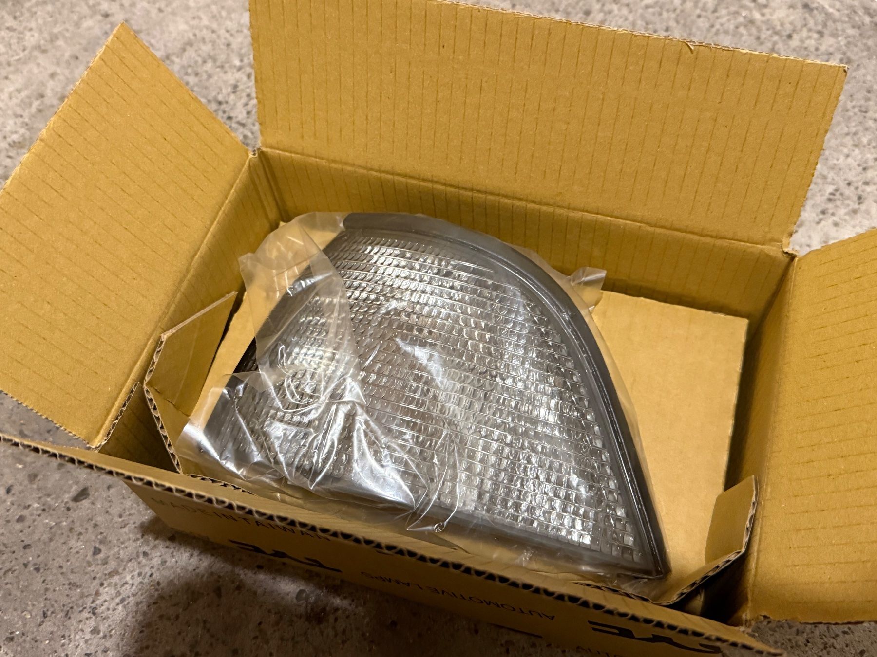 BMW Tutti pezzi di ricambio auto: BMW E36 Blinker Weiss – Nuovo e nell'imballaggio originale da Bülach venduto da Meti2023 2