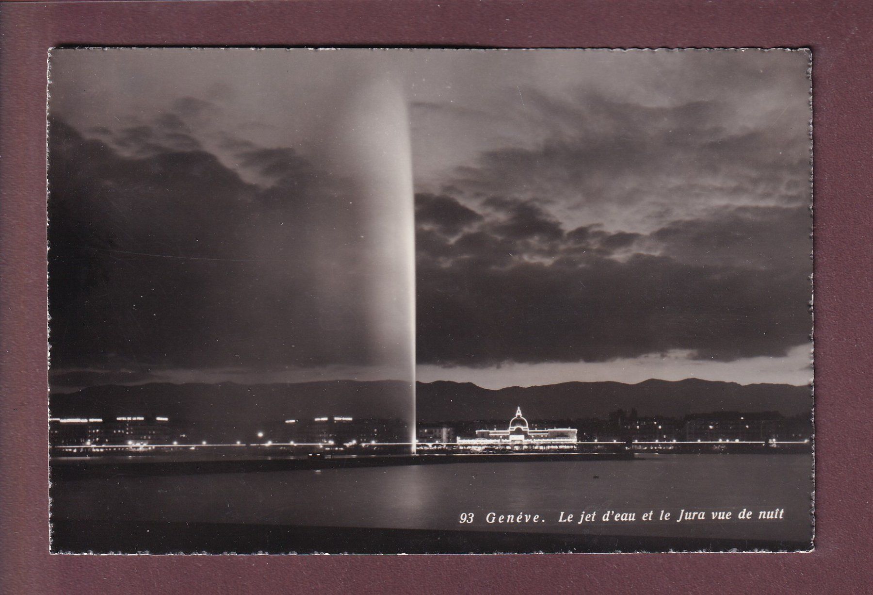 Ansichtskarten: GENEVE - Jet d'Eau de nuit – Gebraucht aus Pully von nicecards