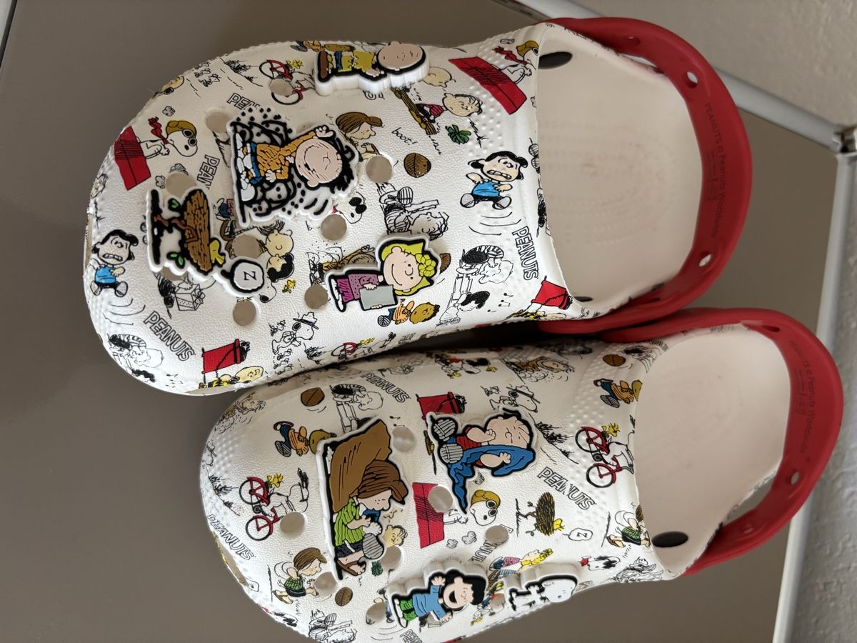 Crocs Chaussures garçon: Crocs x Peanuts Gr 34-35 – D'occasion à Boniswil par Biancaneve91 5