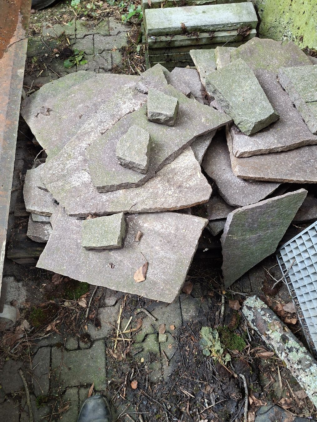 Rivestimenti per pavimenti: Natursteine – Usato da Thalheim AG venduto da peps01