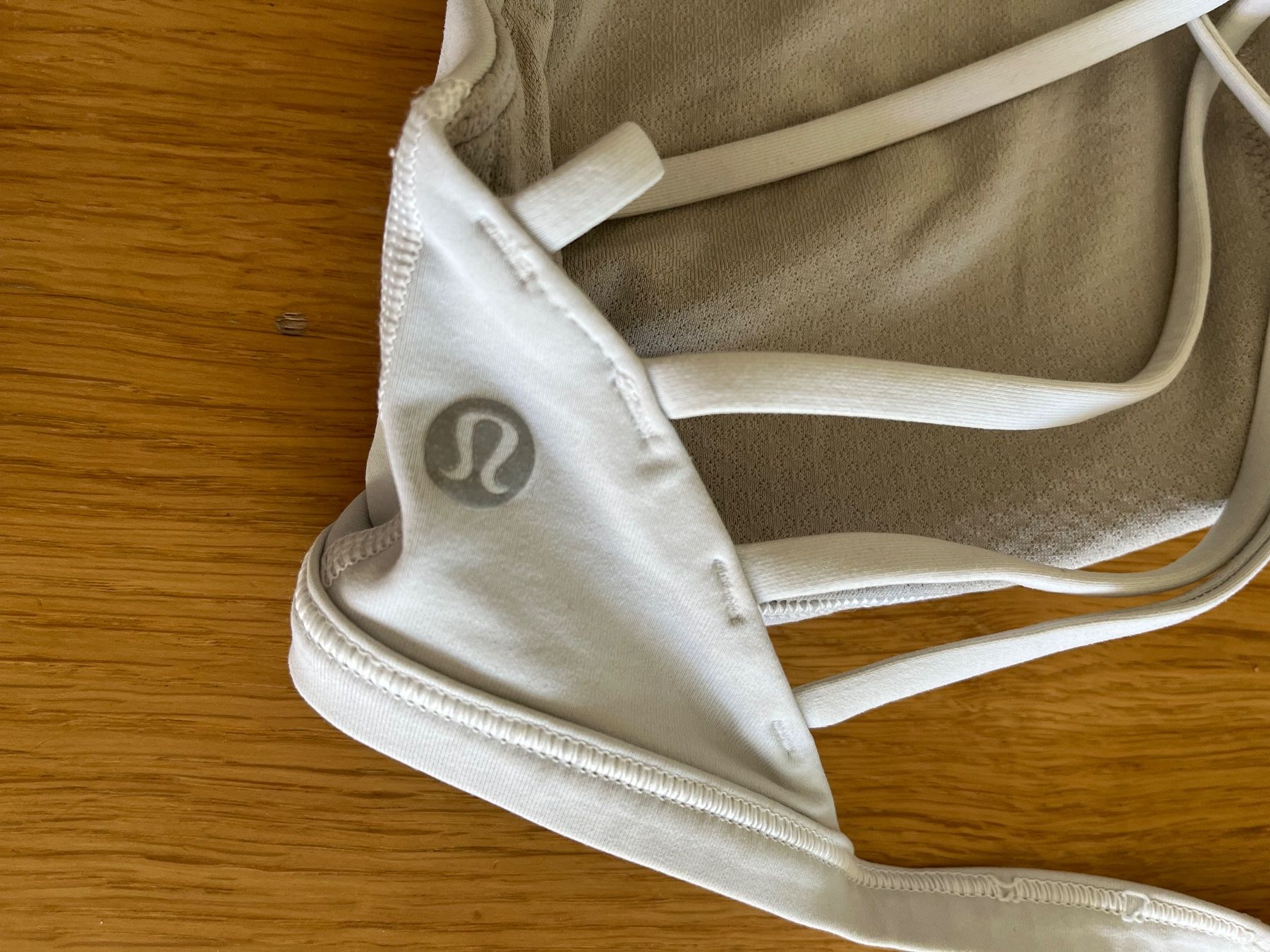 Lululemon Altra biancheria intima: Lululemon Bra Gr 8 – Usato da Hettlingen venduto da NorausWinti 1