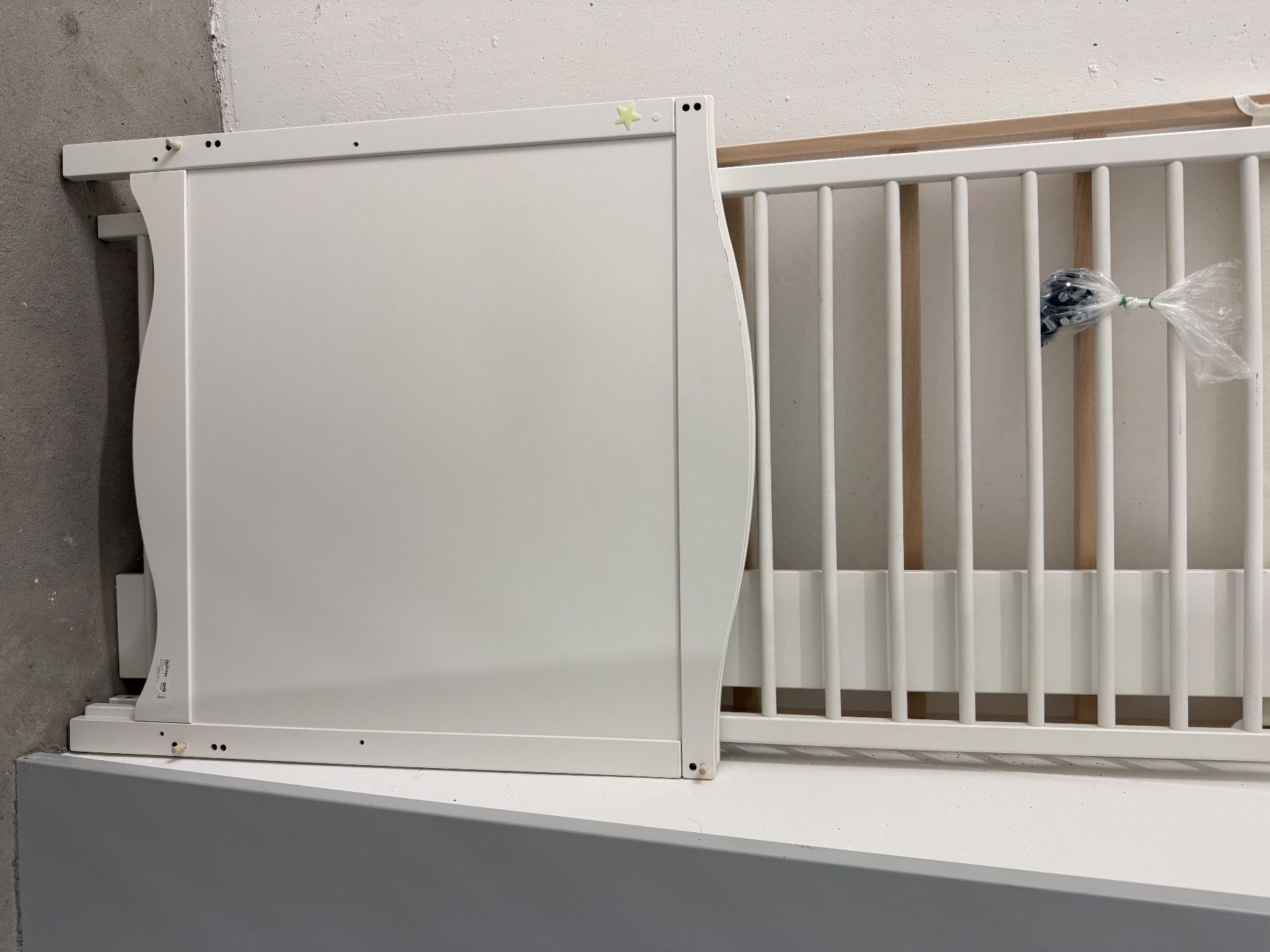 Ikea Lits: IKEA Babybett HENSVIK  weiss – D'occasion à Birmensdorf ZH par alexandrat1 4