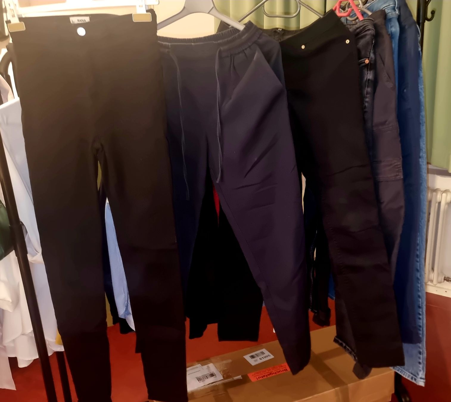 Kleiderpakete: Kleiderpaket 8 Hosen gr 36 – Neu (gemäss Beschreibung) aus Zürich von Ralaualiyas 1