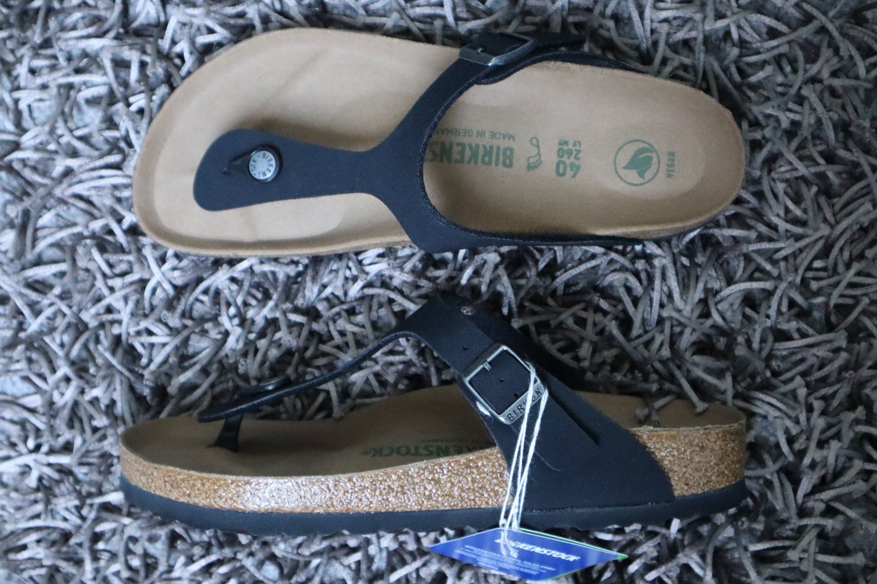 Birkenstock Herrenschuhe: Birkenstock, Gizeh, Gr. 40, schwarz, NEU – Neu und originalverpackt aus Wattwil von glueck 2