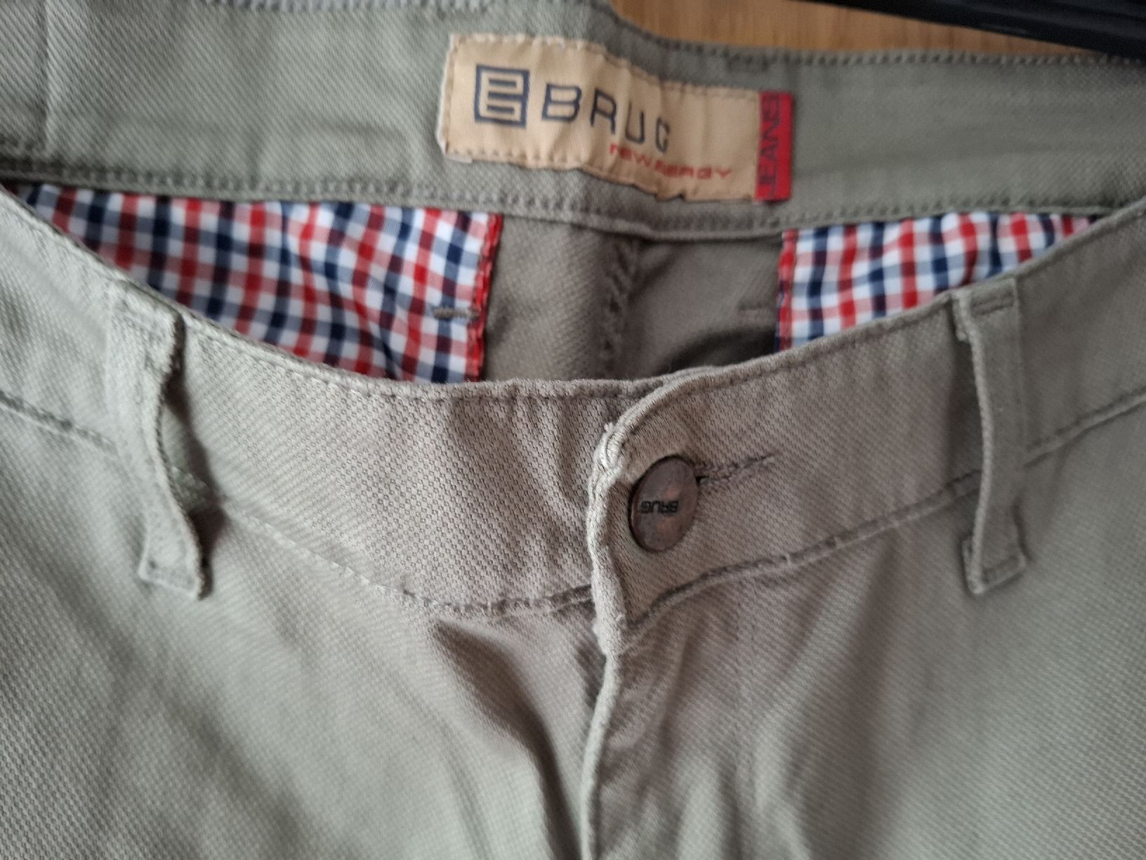 Pantaloni: Hose Taupe 38/34 Top – Usato da St.Gallen venduto da LaMiSa 2