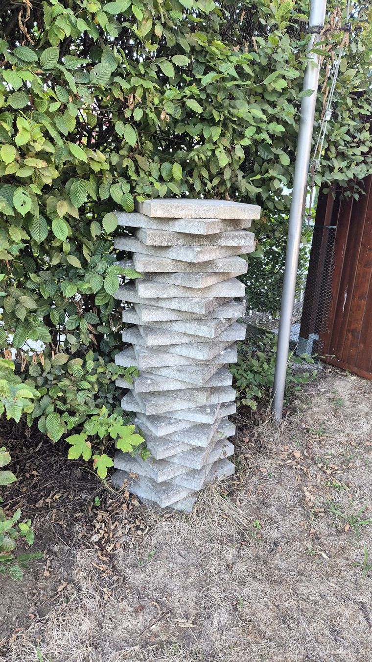 Bodenbeläge: Garten Steinplatten 40x40cm – Gebraucht aus Walliswil von nasommer