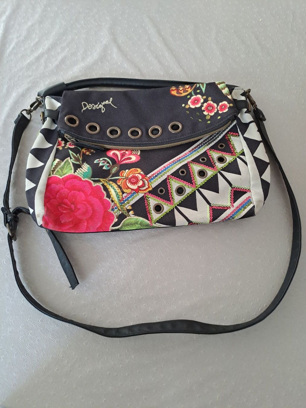 Desigual Borse da donna: Sac DESIGUAL – Usato da Glovelier venduto da arbecha