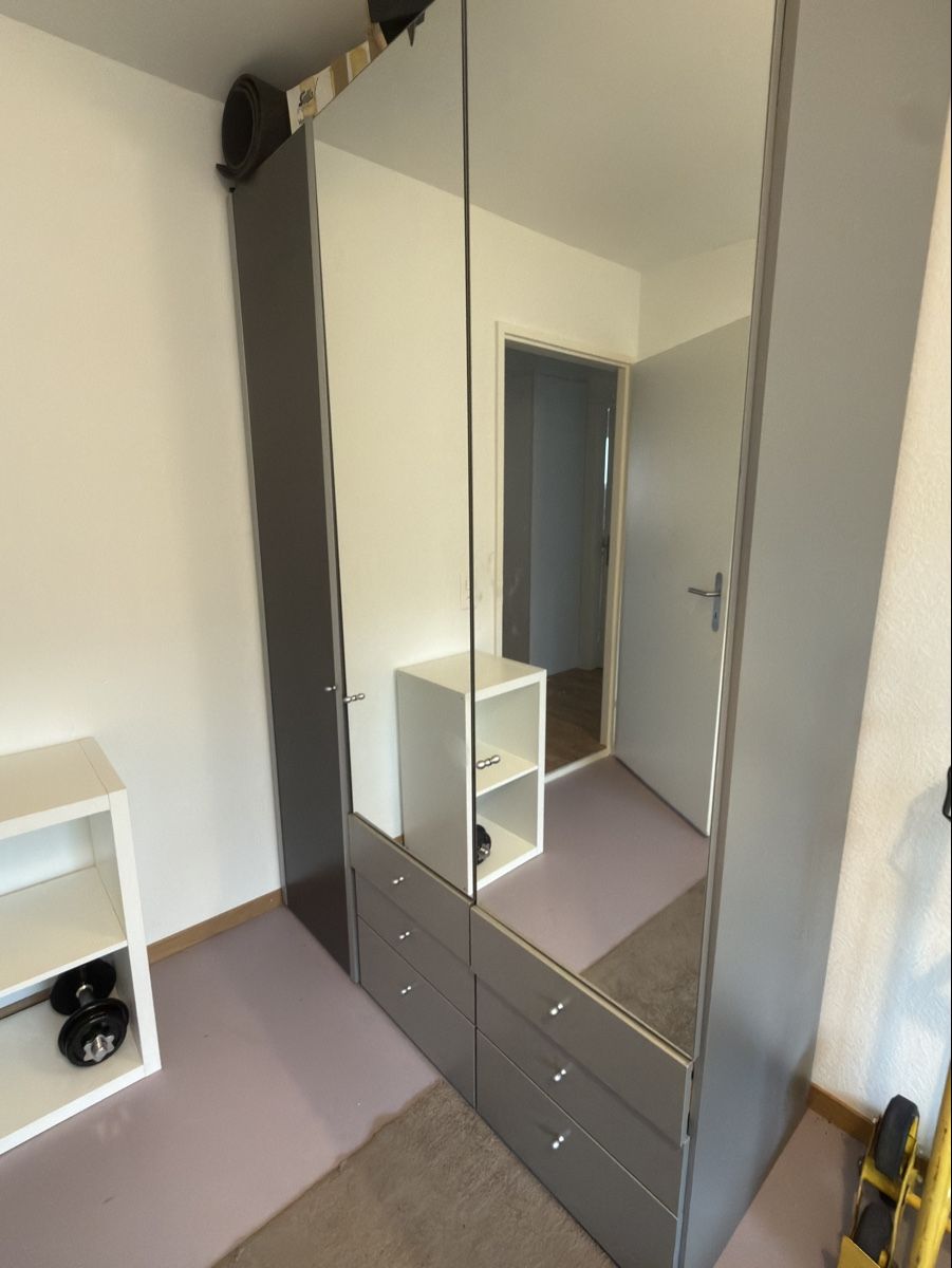 Schränke: Kleiderschrank – Gebraucht aus Zuchwil von ana_w9c8