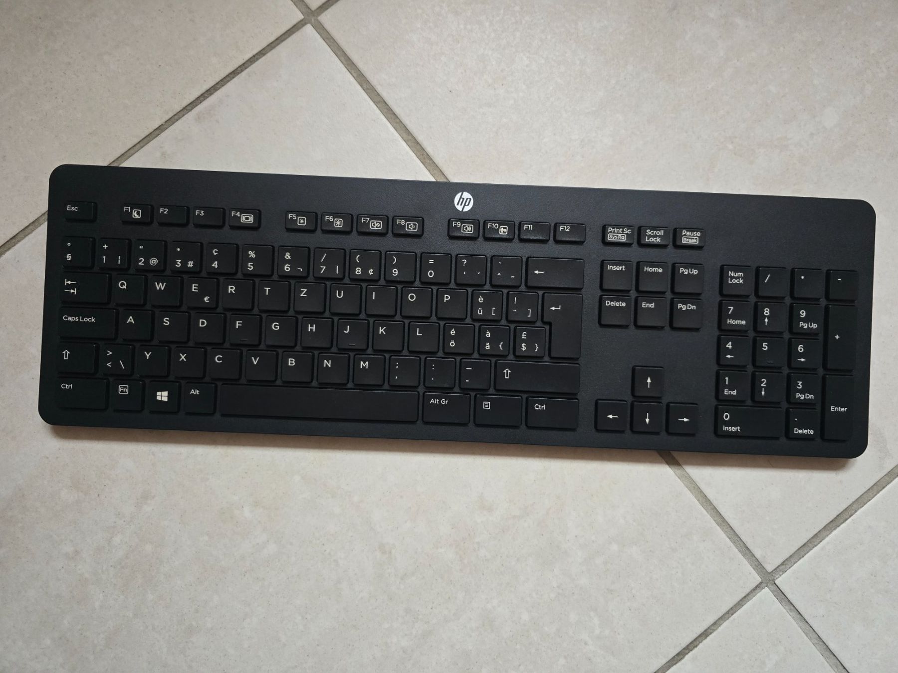 Hewlett Packard Tastiere: HP Wireless Premium Keyboard - NEU/UNGEBRAUCHT – Nuovo (secondo la descrizione) da Neerach venduto da Pappilon
