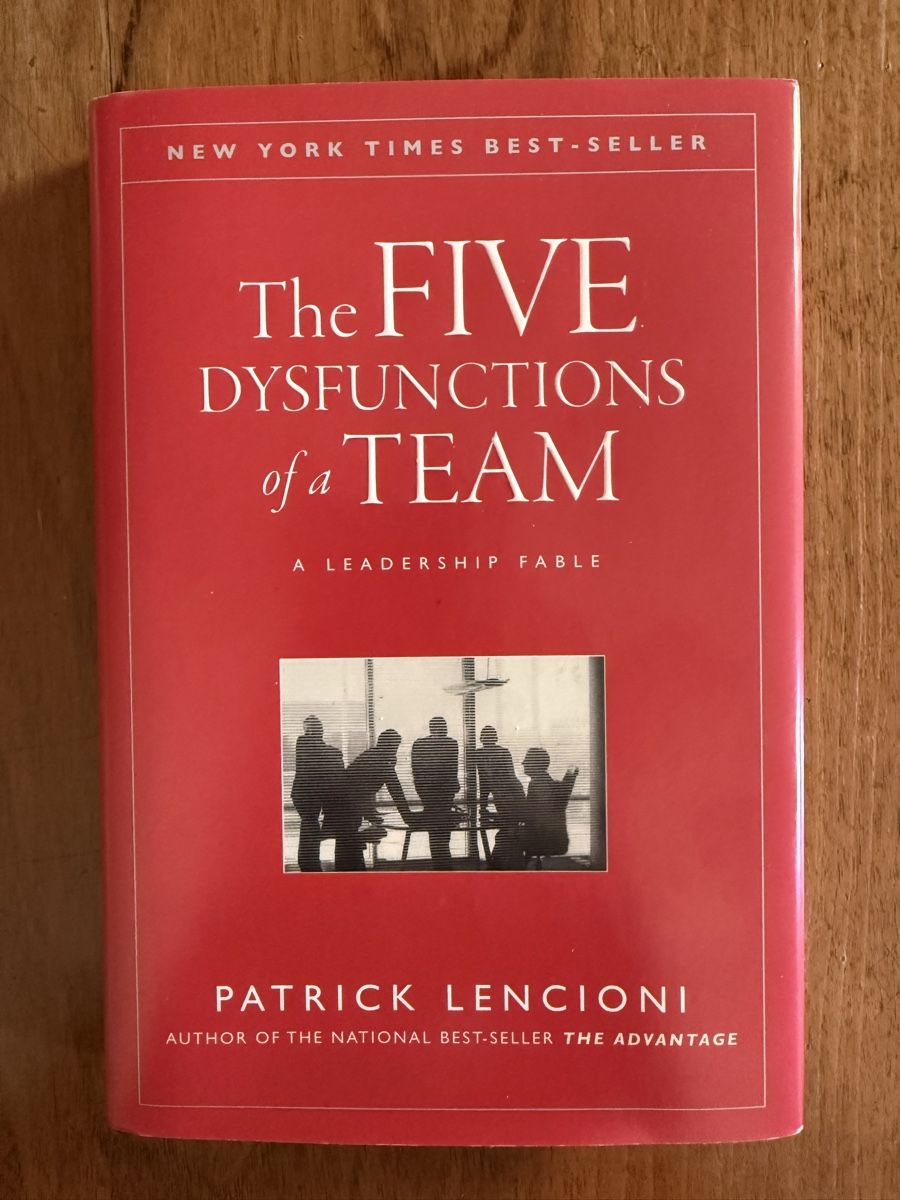 Libri: The Five Dysfunctions of a Team - Patrick Lencioni – Nuovo (secondo la descrizione) da zürich venduto da greenmodul