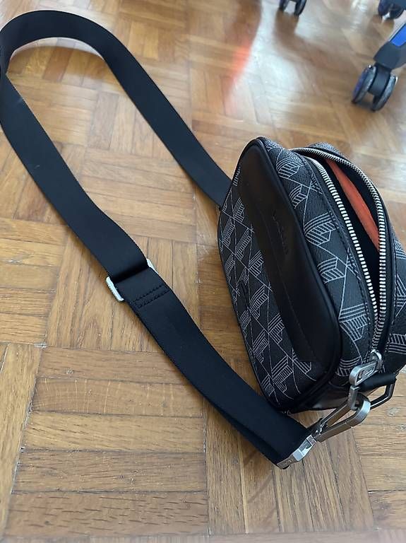 Taschen: Sacoche Lacoste  – Gebraucht aus Morges von bir_9rsr 2
