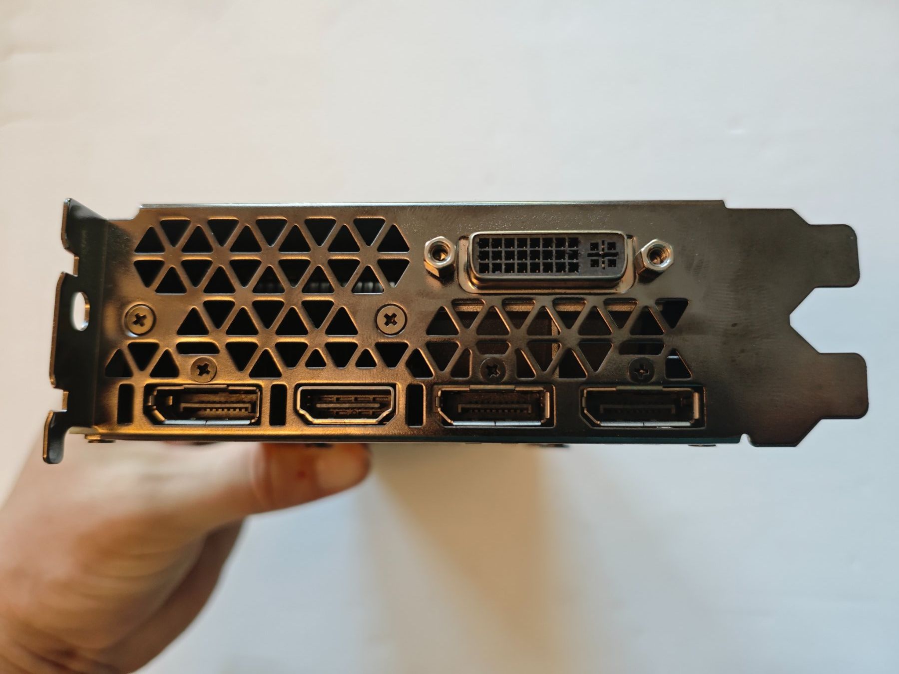 Nvidia Cartes graphiques: Nvidia Titan X  12 GB – D'occasion à Dübendorf par tho_v2cs 2