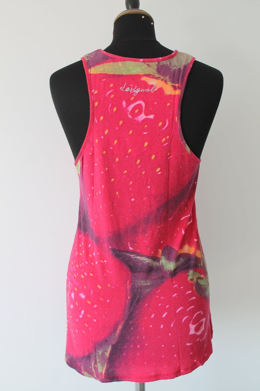Desigual Top: Top DESIGUAL taille L – Usato da Chez-le-Bart venduto da jasse 1