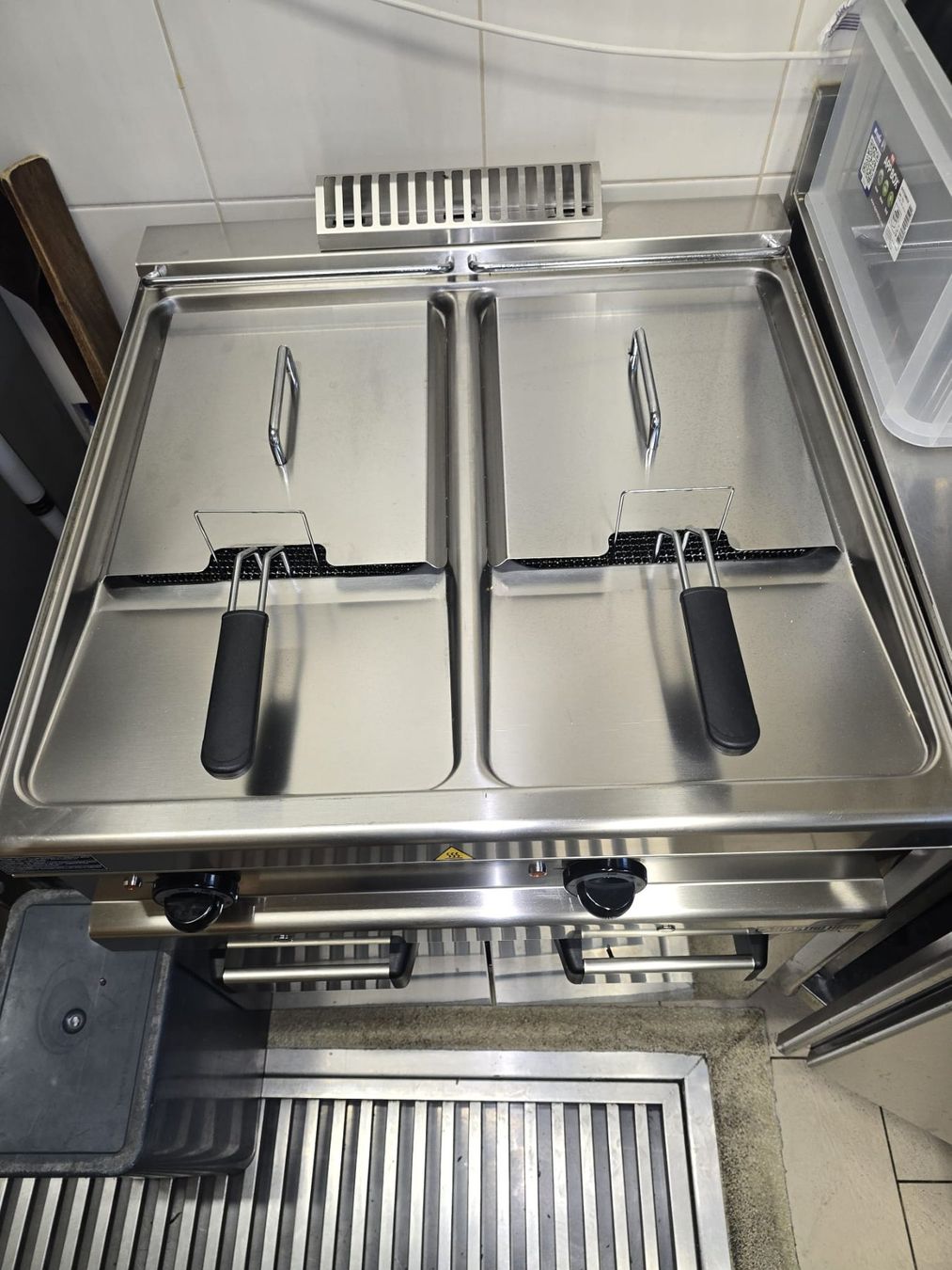 Elettrodomestici da cucina: Gasatro Friteuse  2x 13L – Usato da Lachen SZ venduto da rade08 2