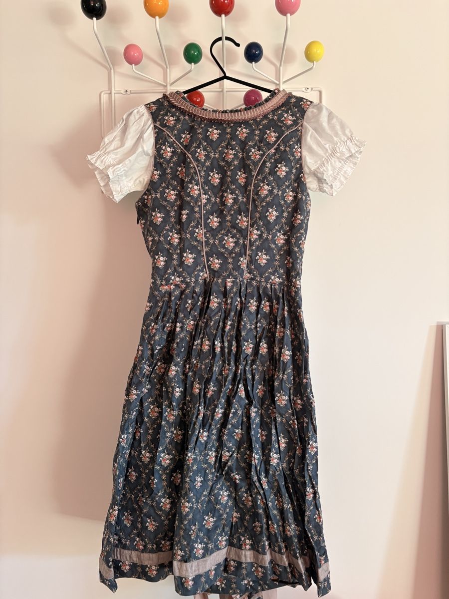 Costumi: Dirndl - Dirndlalm - Gr 38 – Usato da Zürich venduto da nin_n7p7 1