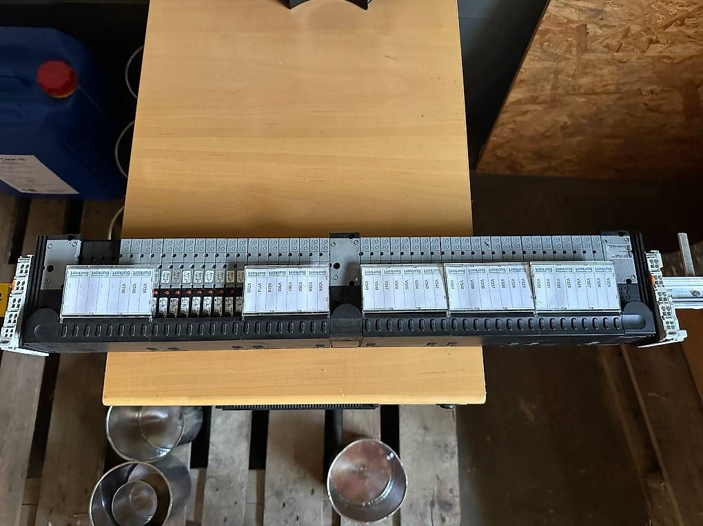 Componenti elettronici: Bürkert Ventilinsel 8644 & Beckhoff KL9050 – Usato da Appenzell venduto da OcclineGmbH