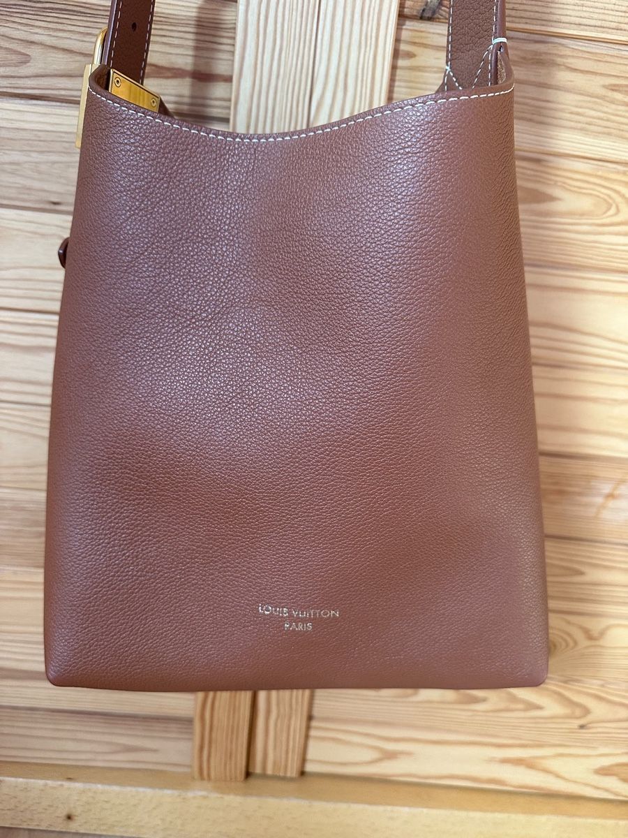 Louis Vuitton Borse da donna: Louis Vuitton, Low key hobo, Cognac – Usato da Bülach venduto da E_Di 2