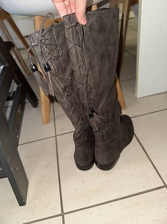 Damenschuhe: Stiefel – Gebraucht aus Itingen von miriampetrucci