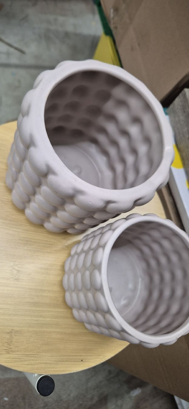 Blumentöpfe: 2 Übertöpfe Keramik Noppen Design  – Neu (gemäss Beschreibung) aus Turbenthal von Lilly7407 2