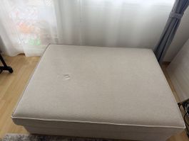 Grosser Hocker / Fusshocker für Wohnzimmer, hellgrau, top Zu