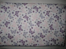 Baumwollstoff weiss mit lila/rosa Schmetterlingen