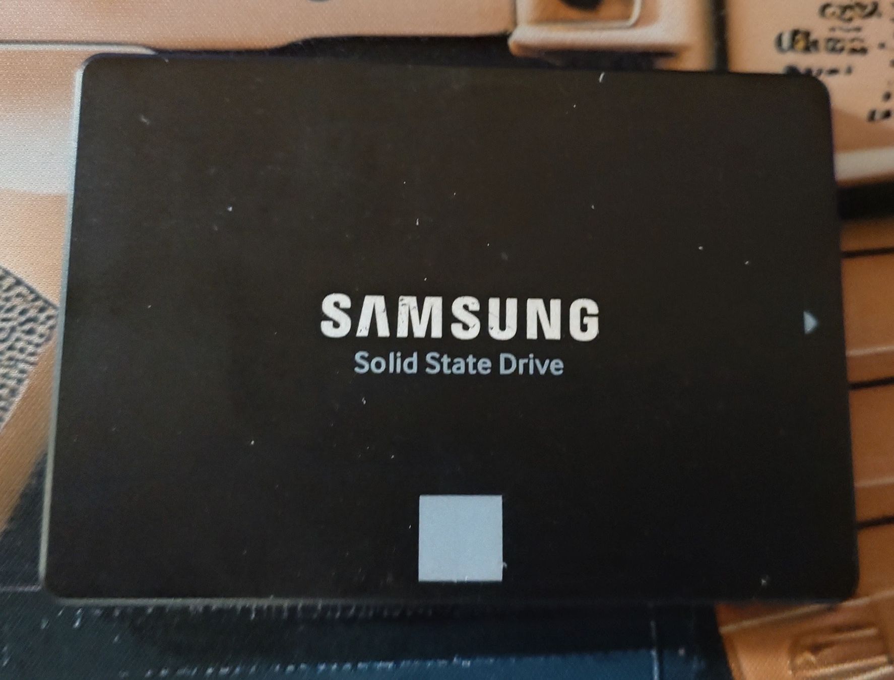 Samsung Dischi rigidi: Samsung 860 EVO | 500GB | 98% | Solid State Drive | Top! – Nuovo (secondo la descrizione) da Ennetmoos venduto da Faders 1