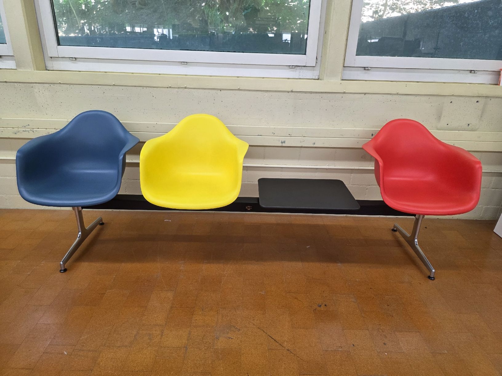 Panchine: Designer Sitzbank - Eames tandem seating Vitra Original – Usato da Lichtensteig venduto da Polsterwerk 5