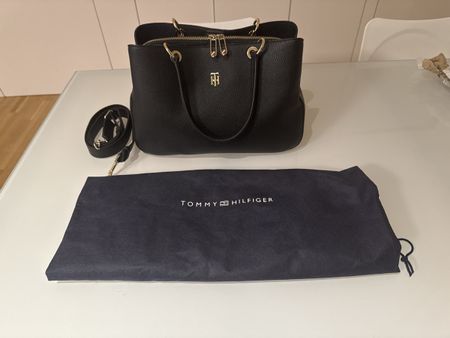 Tommy Hilfiger Handtasche Schwarz – WIE NEU / 1x benutzt!