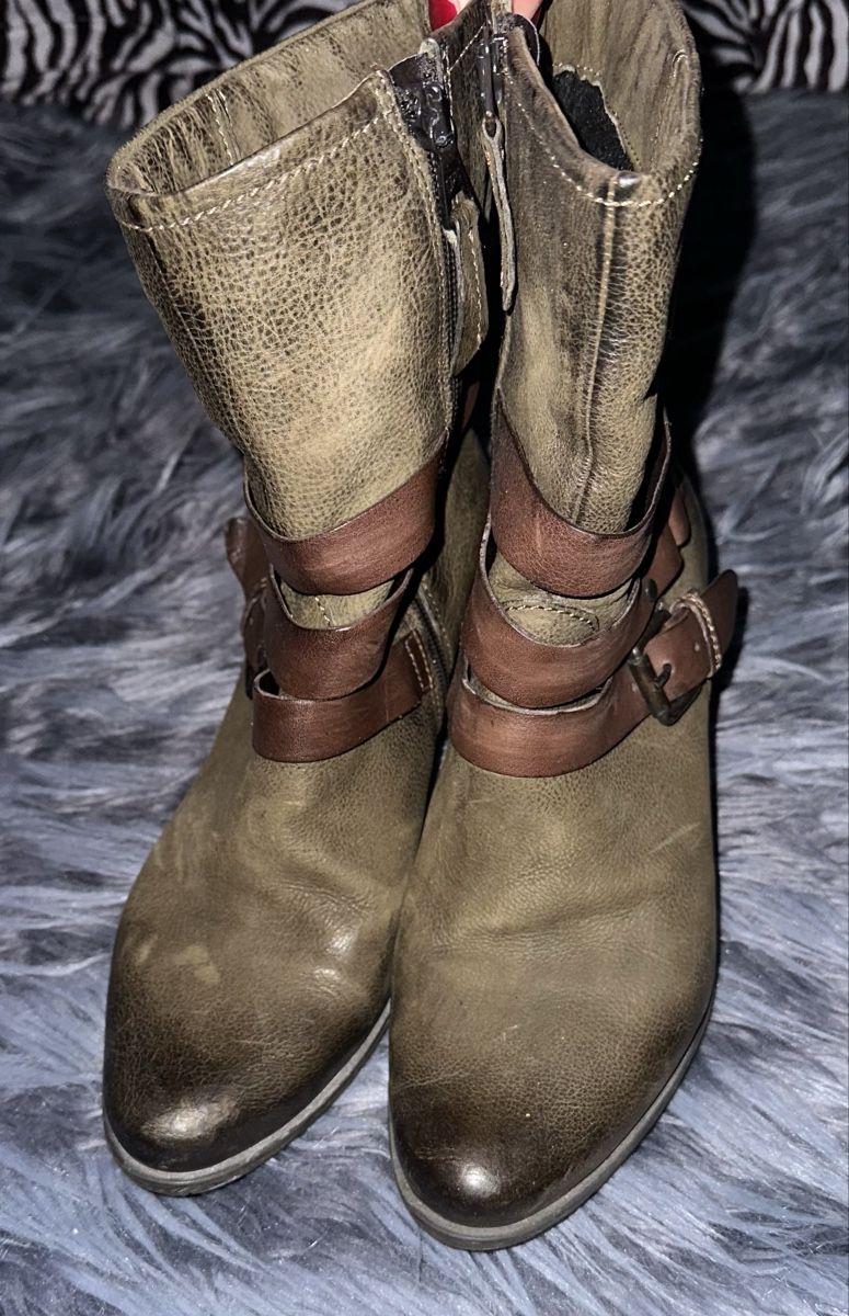 Scarpe da donna: BATA STIEFELETTEN GR. 39 LEDER – Usato da Unteraegeri venduto da MH203 5