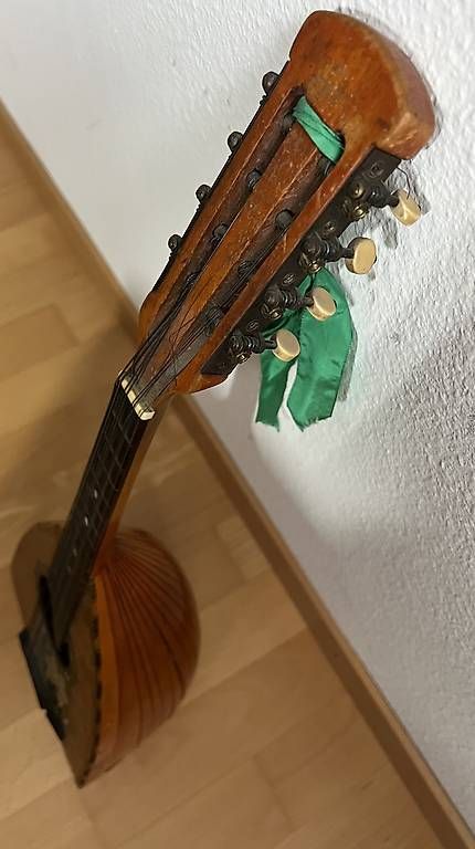 Strumenti musicali: Alte Mandoline mit Perlmutt-Intarsien – Difettoso da Horw venduto da Belowzero0 3