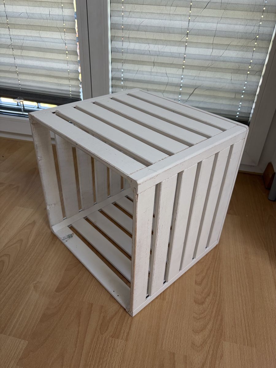 Recipients et similaires: Aufbewahrungsbox / Nachttisch – D'occasion à Koppigen par mik_xqd6