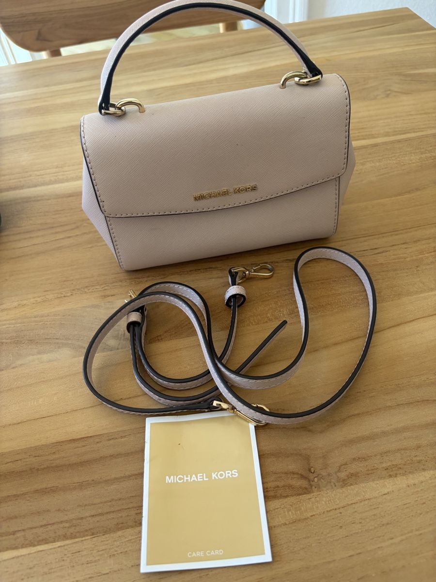 Michael Kors Taschen für Damen: Michael Kors Tasche – Gebraucht aus Basel von nin_yd9x