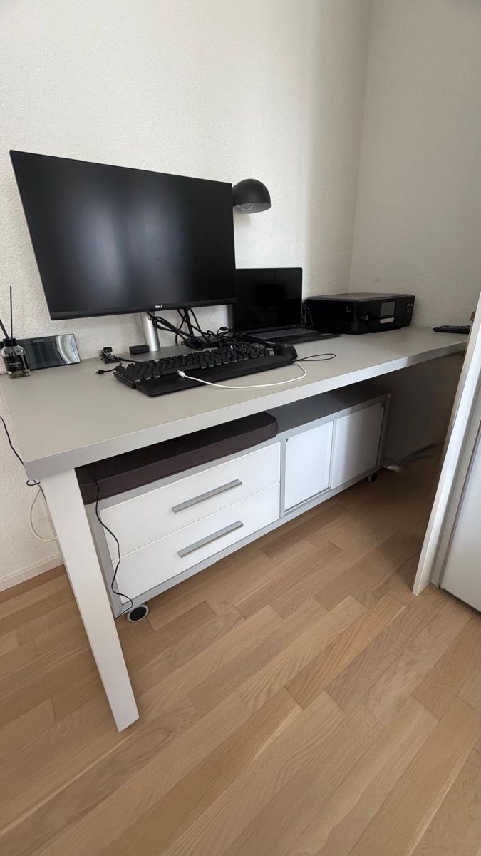 Schreibtische: Bürotisch mit Komode – Neu (gemäss Beschreibung) aus Oberentfelden von RobuSs